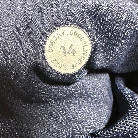 Lululemon Beyond the Studio Crop True Navy Women's Size 14 Excellent Condition - Picture 7 of 10